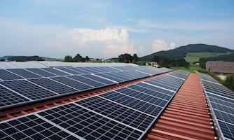 Bartoš: Solární panely lze stavět bez stavebního povolení. Další zjednodušení ještě chystáme